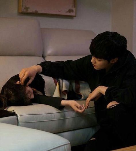 Couple Outfits Korean, Asian Couple, Christina Lauren, Playing With Hair, The Love Club, Ulzzang Couple, Korean Couple, Boys Playing, Korean Aesthetic