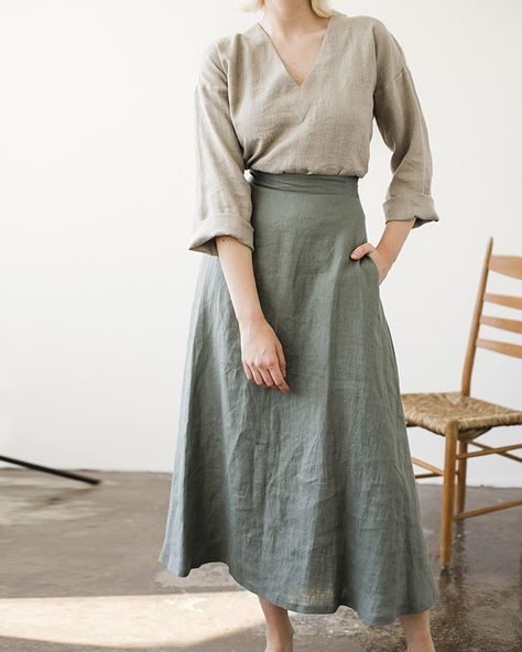 Long Linen Skirt in Green Long Linen Skirt, Long Skirt Outfits, Rock Outfit, Linen Fashion, Outfit Jeans, Skirt Maxi, Linen Skirt, Maxi Skirts, Soft Grunge