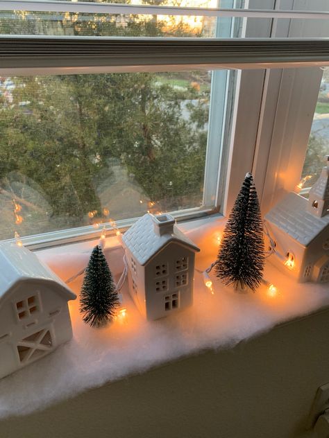 #winter #winteraesthetic #christmasaesthetic Christmas Decorations Bedroom Aesthetic, Christmas Decor Ideas Apartment Small Cozy, Winter Decor Aesthetic, Winter Aesthetic Room, Small Room Christmas Decor, Winter Room Ideas, Winter Room Aesthetic, Christmas Room Decor Aesthetic, Christmas Decorations Minimalist