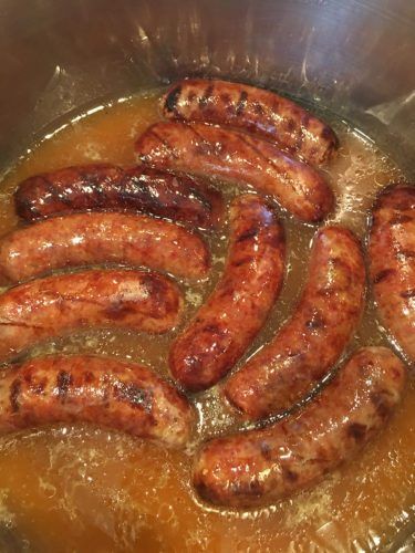 Bangers Recipe, Beer Brat, Grilled Bratwurst, Bbq Smoker Recipes, Brats Recipes, Bratwurst Recipes, Bratwurst Sausage, Beer Brats, Oktoberfest Food