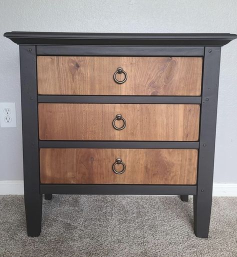 Night Stand Refinishing Ideas, Night Stand Flipping Ideas, Nightstand Flip Ideas, Night Stand Flip, Nightstand Refinish, Night Stand Makeover Diy, Refurbished Night Stand Ideas, Thrift Repurpose, Refurbished Night Stand