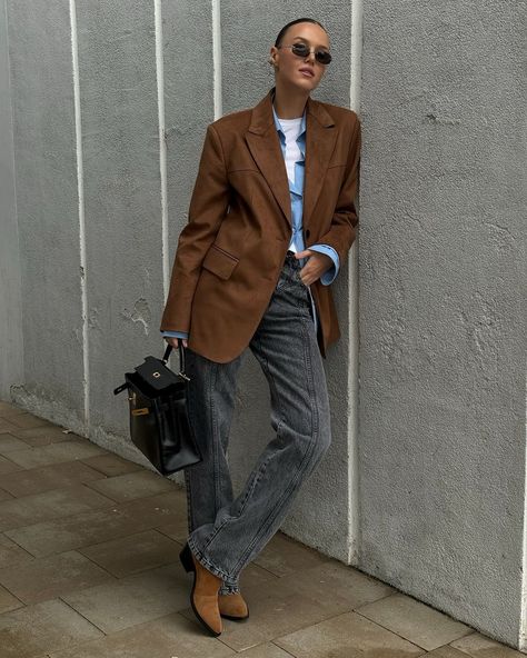 10 Refreshing Ways To Wear Suede For Fall 2024 Suede Jacket Outfit, 2024 Fashion Trends, Blazer Outfit, Brown Suede Jacket, Jacket Outfit, Long Sleeve Lace Dress, 2024 Fashion, Casual Blazer, Long Sleeve Blazers