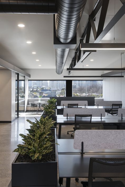 Open-plan workspace Urban Office Design, New Office Design, Office Open Plan, Open Office Layout, Office Layout Plan, Open Concept Office, Open Office Design, Workstations Design, Corporate Interior Design