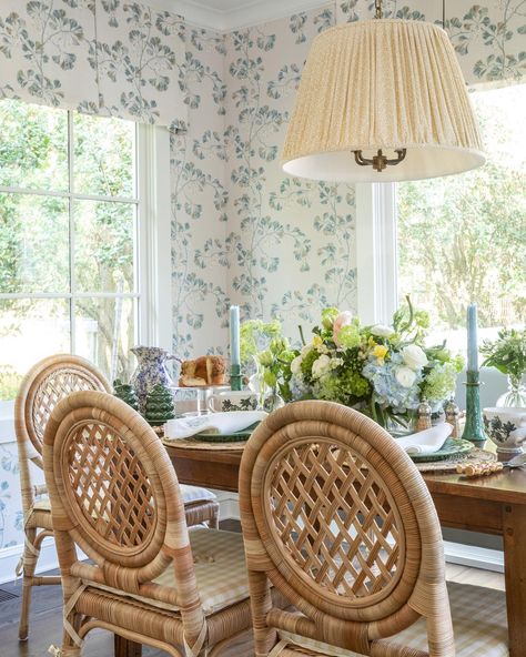 Clary Bosbyshell Welsh (@clarybosbyshell) • Instagram photos and videos Rattan Breakfast Nook, Grandmillenial Breakfast Nook, Dining Room Wallpaper Ideas, Clary Bosbyshell, Timeless Dining Room, Room Wallpaper Ideas, Coastal Dining Room, Dining Room Wallpaper, Enjoy Coffee