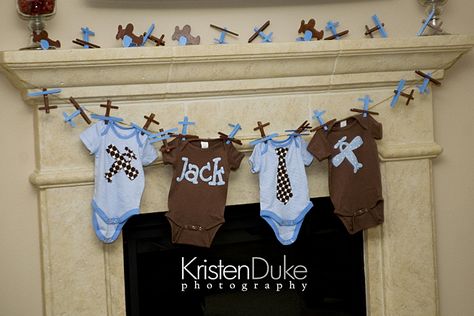 cute decorations for a baby shower Boy Shower Themes, Baby Shower Unique, Baby Shower Garcon, Airplane Baby Shower, Boy Baby Shower Ideas, Airplane Baby, Boy Diy, Baby Shower Decorations For Boys, Boy Baby Shower Themes