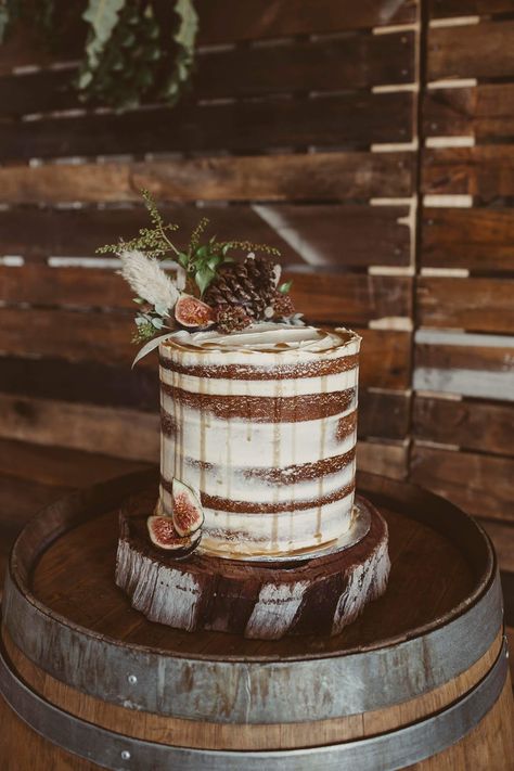 Fall Naked Cake, Wedding Cake Figs, Rustic Cake Ideas, Southwestern Baby Shower, Country Birthday Cakes, Wedding Naked Cake, Wedding Cales, Mascarpone Buttercream, Western Cake