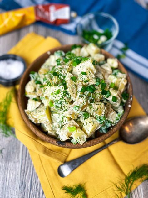 Midsummer Food, Dill Potatoes, Ireland Food, Fresh Eats, Easy Peasy Recipes, Creamy Potato Salad, Scandinavian Food, Swedish Style, Summer Lunch