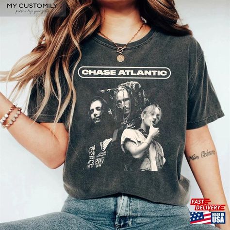 Band Music Atlantic Shirt Chase Graphic 2024 Sweatshirt Unisex Check more at https://mycustomily.com/product/band-music-atlantic-shirt-chase-graphic-2024-sweatshirt-unisex/ Create T Shirt Design, Chase Atlantic, Band Music, Raglan Shirts, Create T Shirt, Retro Look, Music Bands, Hoodie Sweatshirt, Unique Fashion