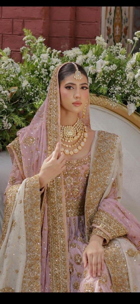 Anarkali Outfit Ideas, Anarkali Outfit, Pakistani Anarkali, Desi Dress, Anarkali Dresses, Desi Wedding Dresses, Nikkah Dress, Asian Wedding Dress, Asian Bridal Dresses