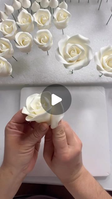 Cake With Fondant Roses, Small Fondant Flowers Tutorial, How To Make Flower Fondant, How To Make Edible Flowers, How To Make Flowers With Fondant, How To Make Flowers Out Of Fondant, Fondant Flower Cake Designs, Making Fondant Flowers, Gumpaste Roses Tutorial