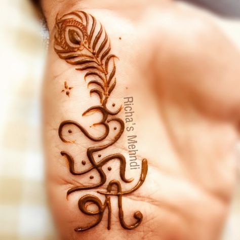 Krishna Henna Designs, Groom Mehendi Designs Simple, Krishna Mehendi Designs, Morpankh Mehandi Design, Krishna Mehandi Design, Krishna Mehndi Designs, Krishna Mehndi, Modern Mehndi, Mehndi Designs Bridal