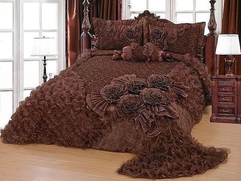 Bridal Bedsheets Designs, Bed Sheet Design, Bedsheets Designs, Upholstered Chairs Diy, Bedsheet Design, Luxury Bedroom Sets, Romantic Room Decoration, Luxury Bedspreads, Wedding Bed