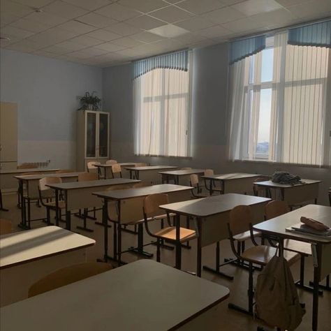 Boarding School Aesthetic, Classroom Interior, School Building Design, School Hallways, Modern Classroom, School Interior, School Campus, Dream School, Social Development