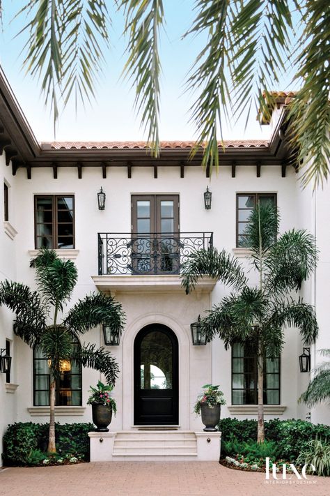 A Mediterranean-Style Florida Home Gets A Southern Overhaul House Design Coastal, Mediterranean House Exterior, Florida Homes Exterior, Mediterranean House Design, Mediterranean Homes Exterior, Luxury Door, Mediterranean House, Mediterranean Architecture, Stone Facade