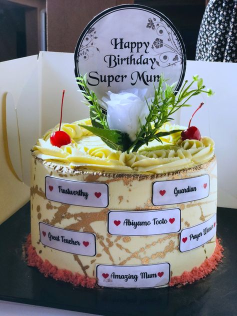 Beautiful scripted birthday cake Happy Birthday Mom Cake Ideas, Cake For Mum, Birthday Cake For Mum, Teacher Prayer, Fruit Cake Design, Happy Birthday Mum, Birthday Cake For Mom, Creative Birthday Cakes, Creative Birthday