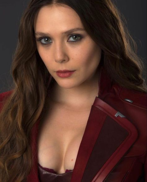 Scarlet Witch Halloween, Black Widow Avengers, Elizabeth Olsen Scarlet Witch, Scarlet Witch Marvel, Real Queens, Scarlett Witch, Lucille Ball, Age Of Ultron, Lucy Hale