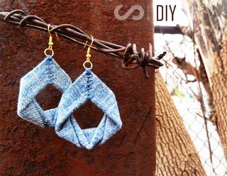 Denim Earrings, Blue Jeans Crafts, Diy Jewelry Tutorials, Denim Jewelry, Fabric Earrings, Earrings Diy, Denim Crafts, Denim Diy, Upcycled Denim