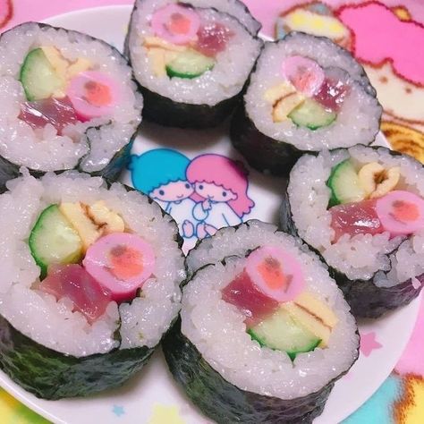 Japan Food Photography, Cutecore Food, Chocolate Sushi, Cute Food Kawaii, Fun Beauty Products, Pastel Princess, Hello Kitty Cute, Food Kawaii, Kawaii Dessert