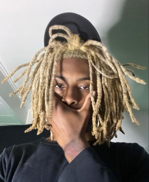 Platinum Blonde Dreads Men, Blonde Locs Men, Blonde Dreads Men, Evan Rosier Aesthetic, Dread Colors, Blond Dreads, Rocky Outfits, Httyd Characters, Stud Hairstyles