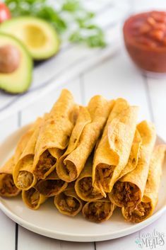 Easy Chicken Taquitos, Homemade Chicken Taquitos, How To Make Taquitos, Homemade Taquitos, Shredded Chicken Crockpot, Taquitos Recipe, Fresh Meals, Ground Chicken Recipes, Chicken Taquitos