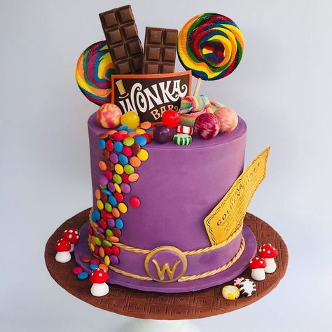 Willy Wonka Cake Ideas, Cake Ideas Chocolate, Willy Wonka Cake, Wonka Cake, Chocolate Factory Party, Willie Wonka, Wonka Chocolate Factory, Willy Wonka Party, Wonka Chocolate