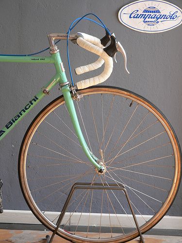 bianchi rekord 842 all original | on sale on ebay starting t… | Flickr Bianchi Bicycle, Paint Bike, Classic Road Bike, Road Bike Vintage, Antique Bicycles, Velo Vintage, Vintage Cycles, Bicycle Race, Bicycle Components