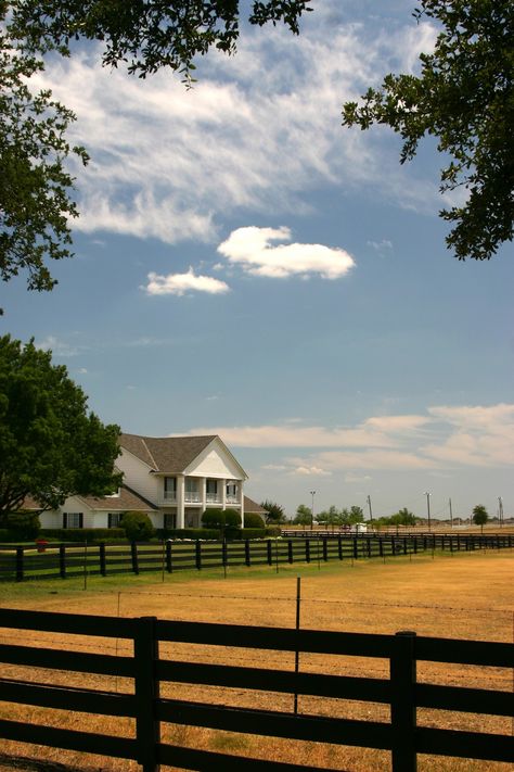 Southfork Ranch, home of J.R. Ewing Texas Ranch Homes, Southfork Ranch, Texas Aesthetic, Texas Farm, Texas Life, Texas Country, Texas Ranch, Ranch Life, Texas Homes