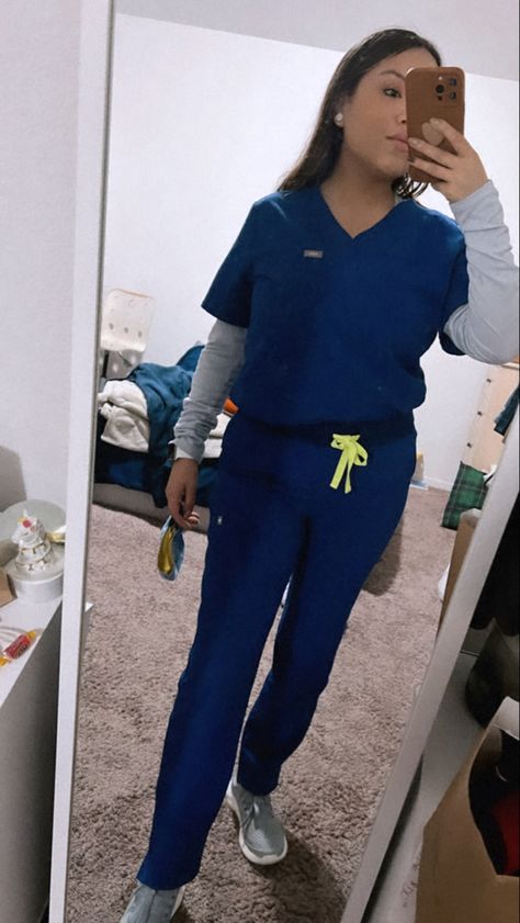 Royal Blue Scrubs Outfit, Navy Blue Scrubs Outfit, Blue Scrubs Outfit, Figs Scrubs Outfit, Clinic Outfits, Styling Scrubs, Scrub Outfits, Royal Blue Scrubs, Nursing School Motivation