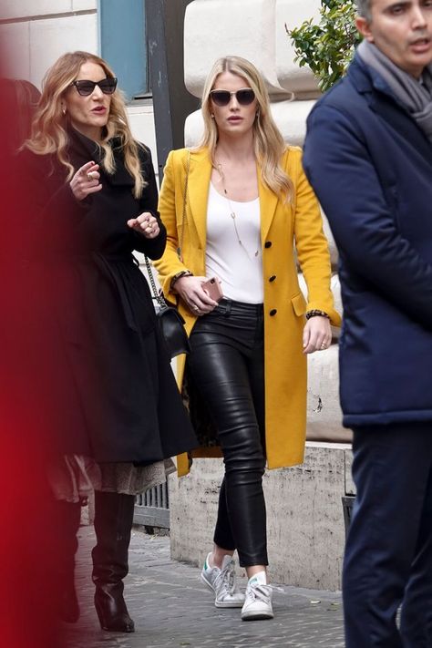 Kitty Spencer spotted wearing a yellow coat while in Rome Yellow Trench Coat Outfit, Yellow Coat Outfit, Yellow Jacket Outfit, Long Jacket Outfit, Mustard Yellow Coat, Ace Design, Trenchcoat Outfit, Outwear Outfit, Mustard Coat