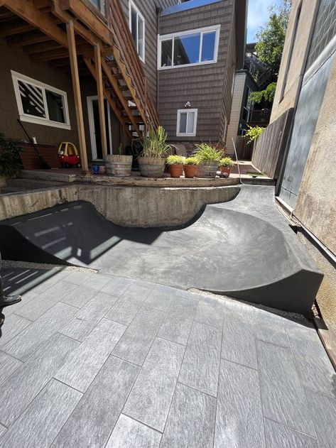 Backyard Skatepark Ideas, Homemade Skatepark, Skate Ramps Backyard, Diy Skatepark, Skater Room, Natas Kaupas, Skate Spot, Backyard Skatepark, Skatepark Design