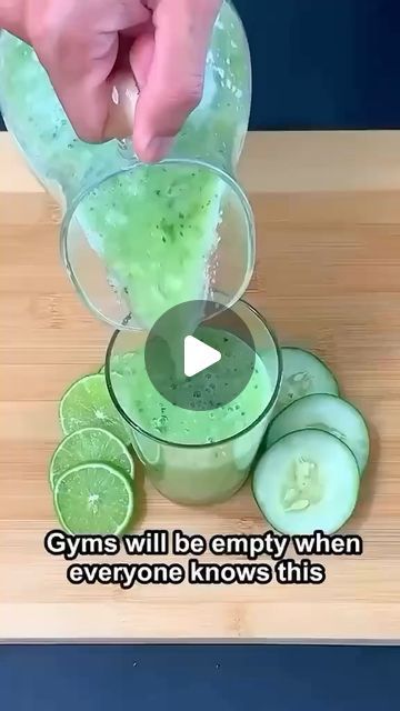 Diet Soups, Whole Food Meals, Daily Smoothie, Cucumber Drink, Simple Detox, 21 Day Detox, Cucumber Smoothie, Healthy Juicer Recipes, Smoothie Diet Plan