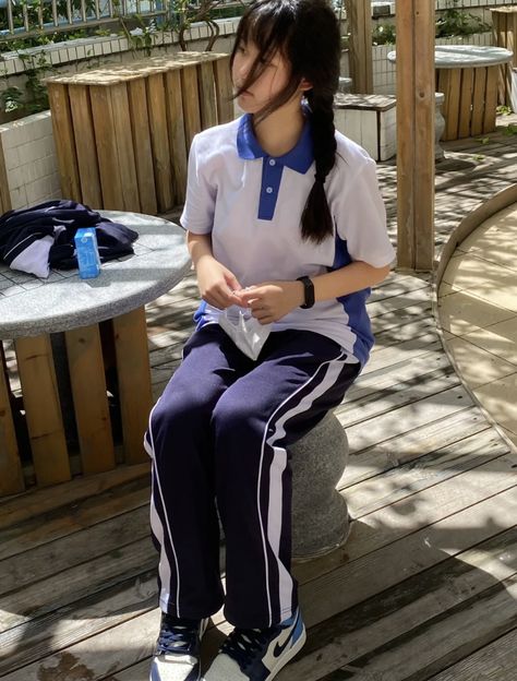 chinese school uniform girl high school student china asia Korean School Tracksuit, Japanese Gym Uniform School, Private School Pe Uniforms, Private School Gym Uniform, Korean Sports Uniform, Japanese Sport Uniform, Korean Gym Uniform, Pe Uniform Outfit, Tennis Uniforms High School