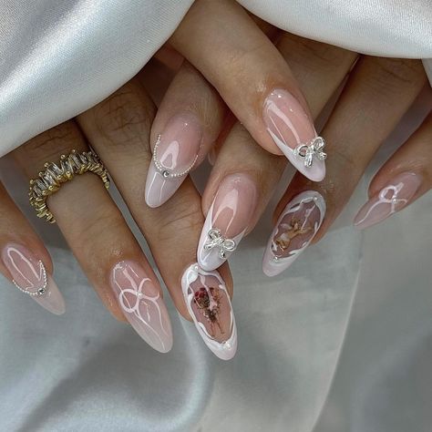 જ⁀➴ Hi Cupid 👼🏻 *ੈ♡⸝⸝🪐༘⋆ . . . . #nails #artist #fallnails #bcnails #cutenails #vancouvernail #gelx #aprèsgelx #aprèsnail #classynails… | Instagram Cupid Nails, Cute Nail Art Ideas, Nail Fashion Trends, Sticker Nails, Bow Nail Designs, Chrome Manicure, I Nails, Pink Chrome Nails, Angel Nails