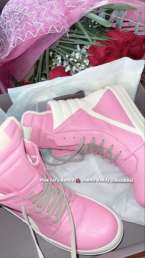 Jayda Outfits, Pink Rick Owens, Rick Owens Shoes Outfit, Rockstar Lifestyle, Pink Pins, Inspiring Aesthetic, Alternative Streetwear, Rick Owens Shoes, Caramel Mocha