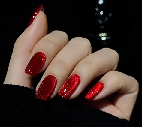 Glass Red Nails, Nails For Pale Skin, Nail Colors For Pale Skin, Red Nail Art, Glamorous Nails, Red Nail Designs, Christmas Nails Acrylic, Glass Nails, Red Nail