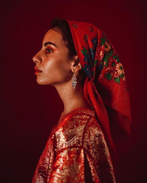 Moroccan Aesthetic, Moroccan Clothing, Moroccan Women, Moroccan Culture, Moroccan Fashion, Female Profile, Arab Women, Traditional Clothing, Photo Reference