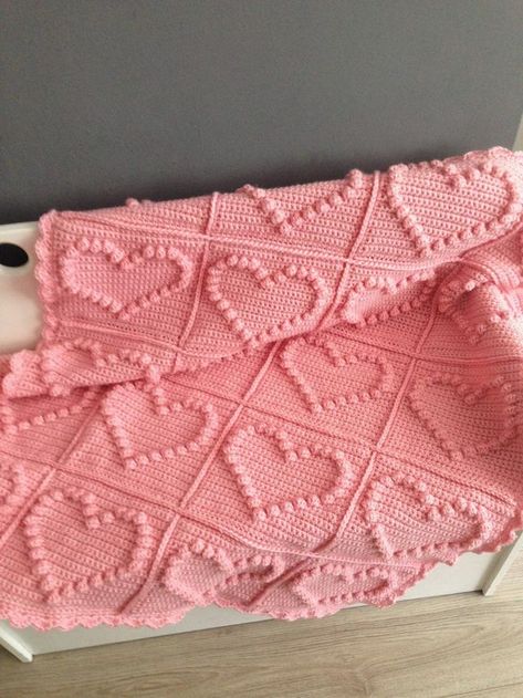 Bobble heart blanket + vertaald patroon !! | Angels handmade with love | Bloglovin’ Crochet Heart Blanket, Bobble Stitch Crochet, Heart Blanket, Manta Crochet, Baby Afghans, Bobble Stitch, Crochet Heart, Crochet Squares, Knit Or Crochet