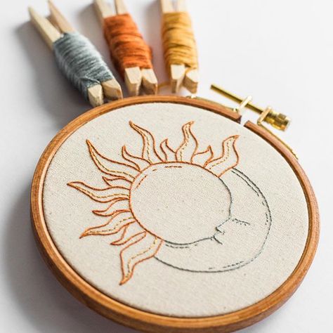 Half Moon Embroidery, Sun And Moon Embroidery, Celestial Sun And Moon, Moon Embroidery, Celestial Sun, Handmade Embroidery Designs, Pattern Tutorial, Easy Trendy Outfits, Handmade Embroidery