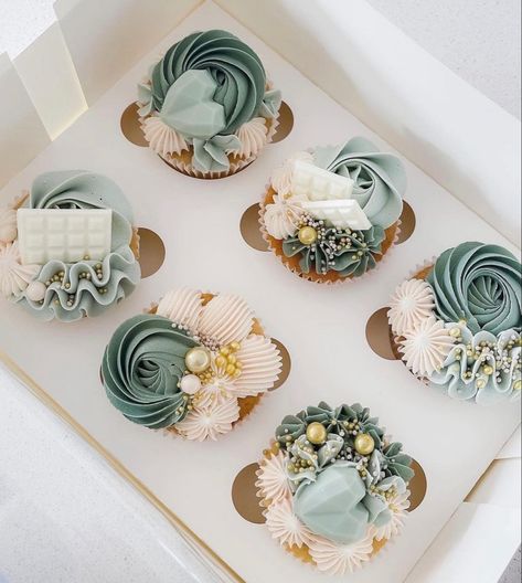 Mothers Day Cupcakes Ideas, Modern Cupcakes, Elegant Cupcake Designs, Trendy Cupcakes, Cupcake Icing Designs, Chic Cupcakes, Birthday Cupcakes For Women, Elegant Cupcakes, Cupcake Decorating Tips