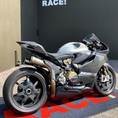 V4 Engine, Kawasaki Ninja H2r, Ducati 1299, Ninja H2r, Ducati 1199 Panigale, Ducati Panigale V4, Ducati Sport Classic, Ducati 1199, Aprilia Rsv4