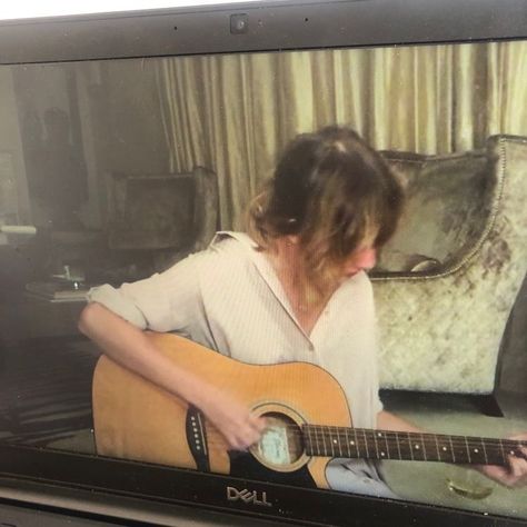 Taylor Swift, Swift, A Woman, Guitar, Laptop, Screen, Tv