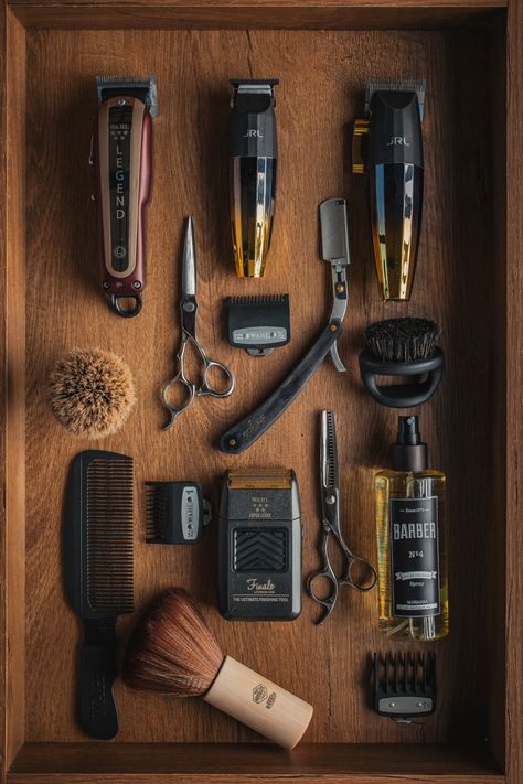 Aesthetic Barbershop, Barbershop Product Display, Barbershop Instagram Feed, Black Barbershop Aesthetic, Barber Wallpaper, Barber Tools Photography, Barber Shop Pictures, Barber Accessories, Barber Equipment