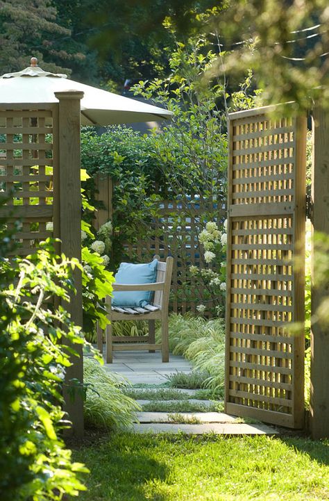 Lattice Gate, Yard Planning, Garden Redesign, Garden Scapes, Pagar Modern, Fence Gates, New York Landscape, Side Gate, Trellis Fence