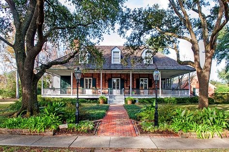 A Hays Town, Architect.  Bocage Blvd Creole House, A Hays Town, Louisiana Architecture, Town House Architecture, Creole Cottage, Town Homes, Louisiana Style, Business Report, Outdoor Remodel