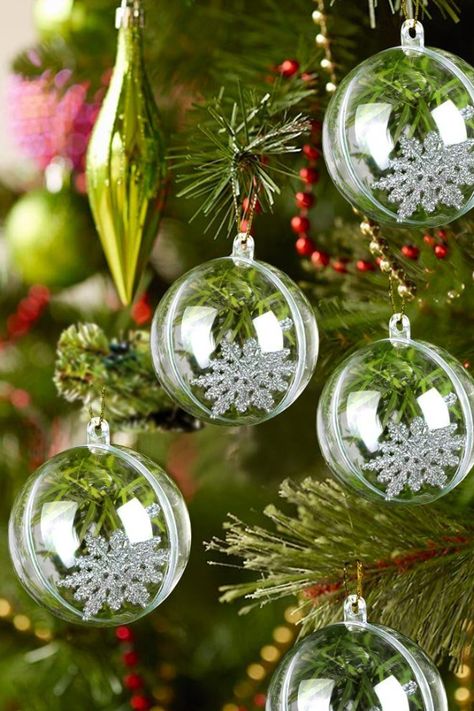 Christmas Fillable Bauble Ideas, Ornaments Clear Balls, Fillable Baubles Ideas, Filled Baubles, Fillable Baubles, Christmas Ball Ornaments Diy, Clear Christmas Ornaments, Fancy Christmas Ornaments, Christmas Bookmarks