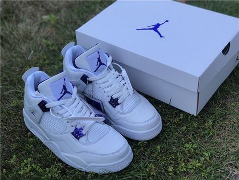 White Nike Shoes, Trendy Shoes Sneakers, Jordan Shoes Girls, Blue Air, Jordan Shoes Retro, All Nike Shoes, Shoes Sneakers Jordans, Nike Shoes Jordans, Jumpman Logo