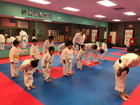 Karate Dojo Aesthetic, Karate Tournament Aesthetic, Karate Picture, Taekwondo Kids, 2000 Nostalgia, Martial Arts Gear, Karate School, Kids Karate, Karate Classes