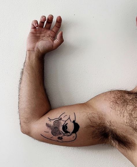 Body Poems, Gay Tattoo Men, Nova Tattoo, Gay Tattoo, Traditional Tattoo Flash Art, Spartan Tattoo, Doodle Tattoo, Manly Men, Hello Kitty Aesthetic