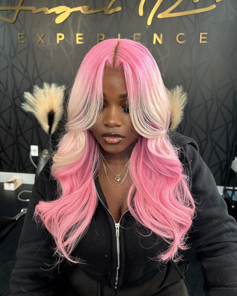 would you try this color? 🩷 Pink Roots Blonde Hair, 613 Wigs, Hair Palette, Hairstyles Side Part, 613 Lace Front Wig, 613 Wig, Blonde Hair With Roots, Simple Hairstyle, Women Wigs