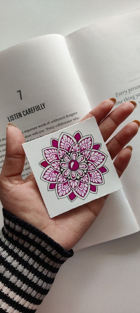 Mini Mandala Small Cute Mandala Art, Madhubani Art Aesthetic, Mandala Small Design, Easy Cute Mandala Art, Mandala Journal Ideas, Mandala Art Birthday Card, Easy Small Mandala Art, Small Canvas Mandala Art, Mandala Art Small Design